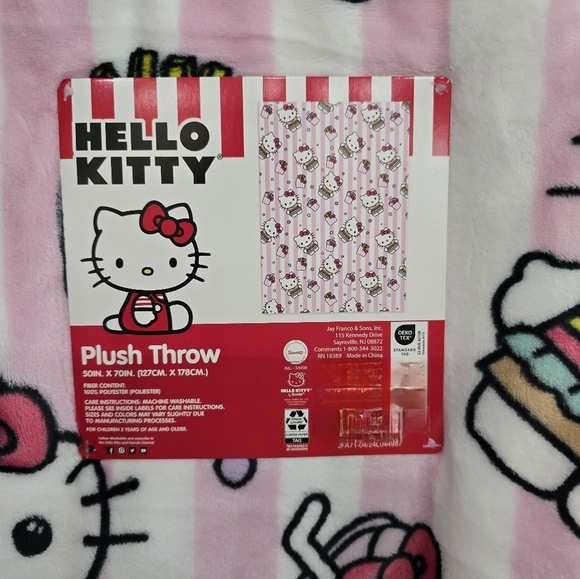 Hello Kitty blanket - Picture 2 of 2